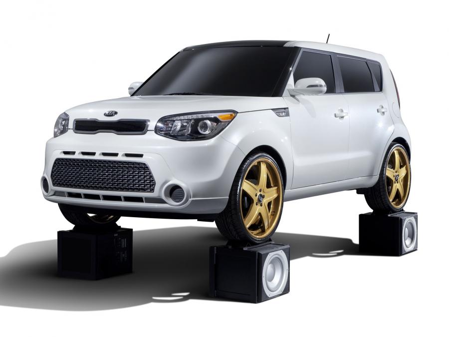  Kia Amped Soul 2013 года  (фото 1 из 4)